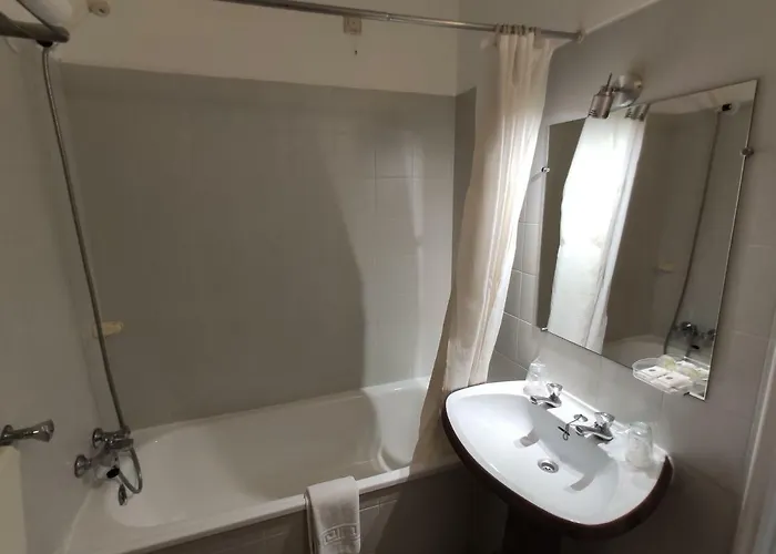 Mafra Guest House 3*